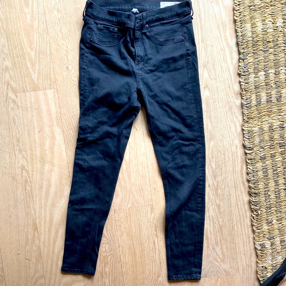 Rag & Bone 10” Skinny Jeans. Black. 27.